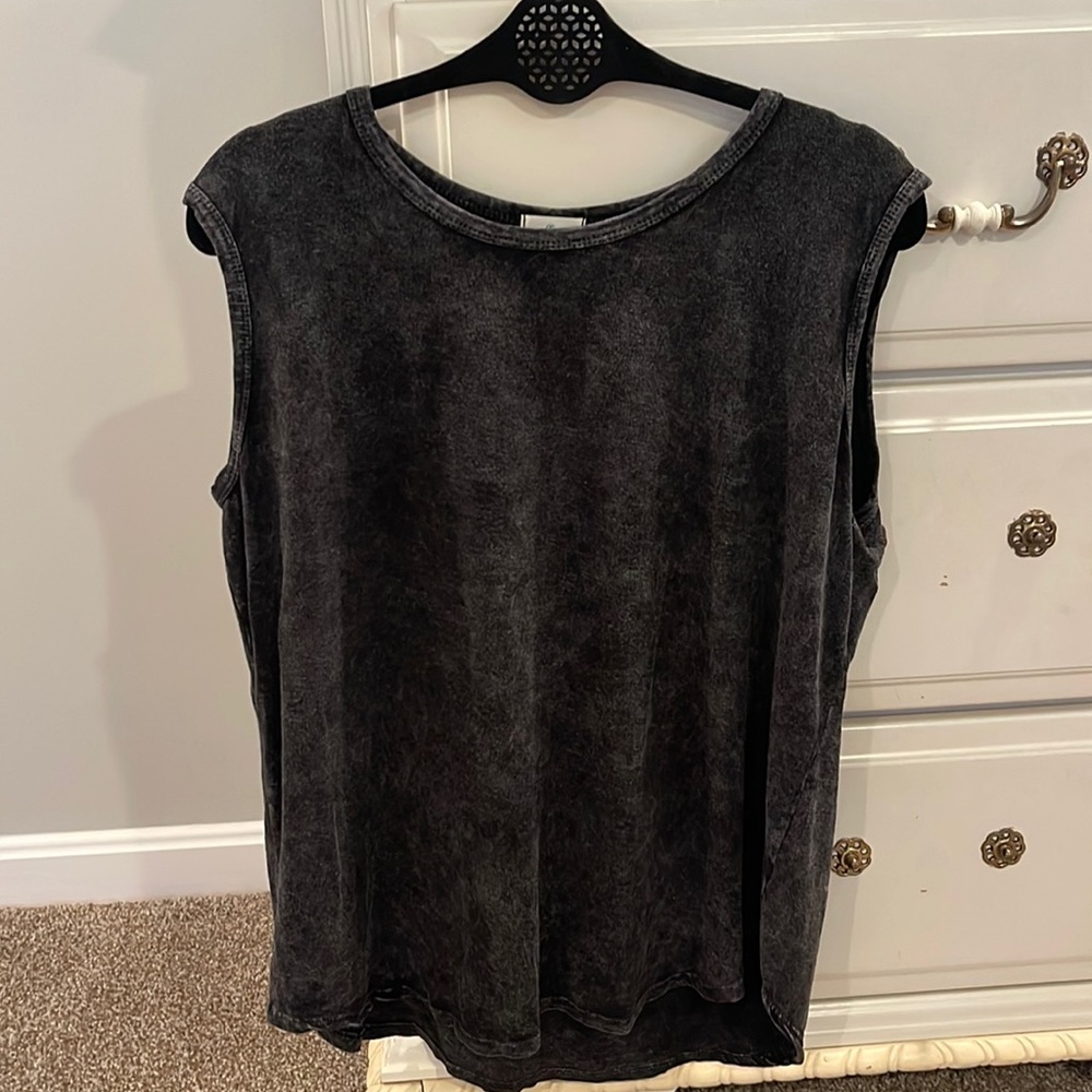 Black Tank